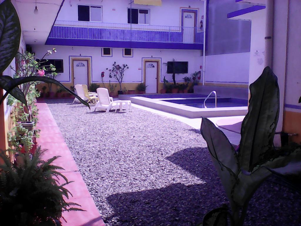 Hotel Sarabi Barra de Navidad Buitenkant foto