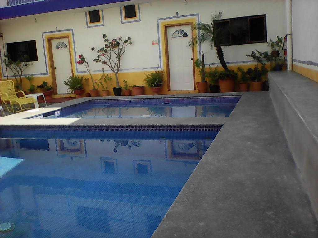 Hotel Sarabi Barra de Navidad Buitenkant foto