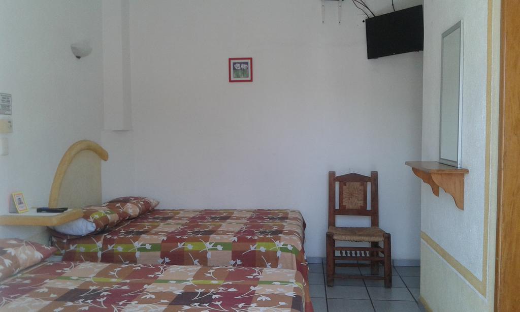 Hotel Sarabi Barra de Navidad Buitenkant foto