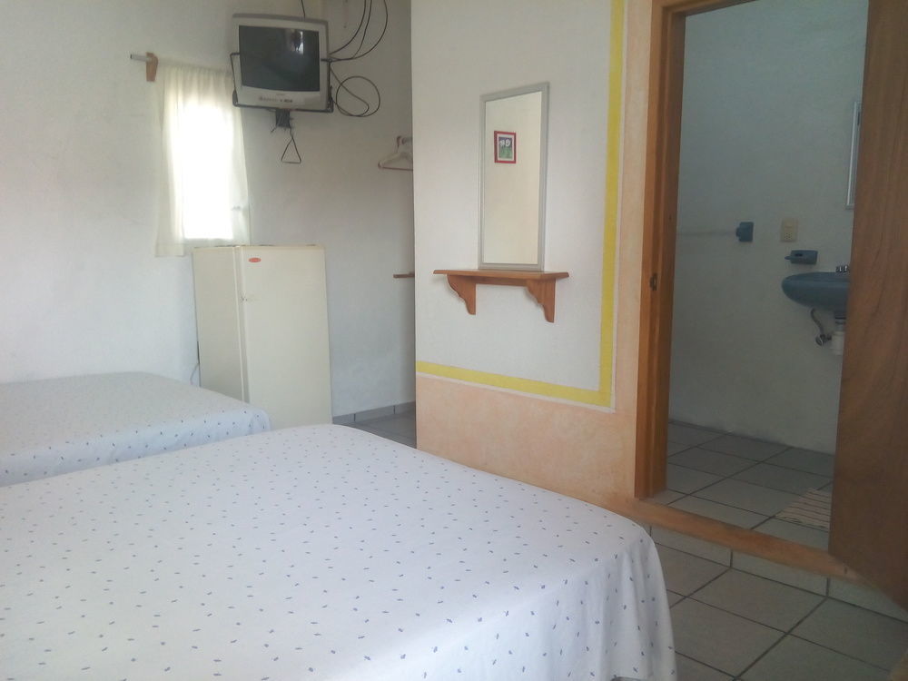 Hotel Sarabi Barra de Navidad Buitenkant foto