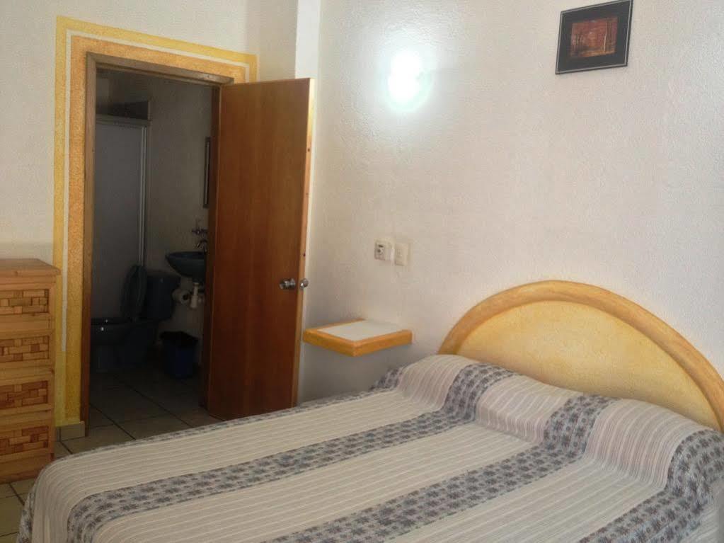 Hotel Sarabi Barra de Navidad Buitenkant foto