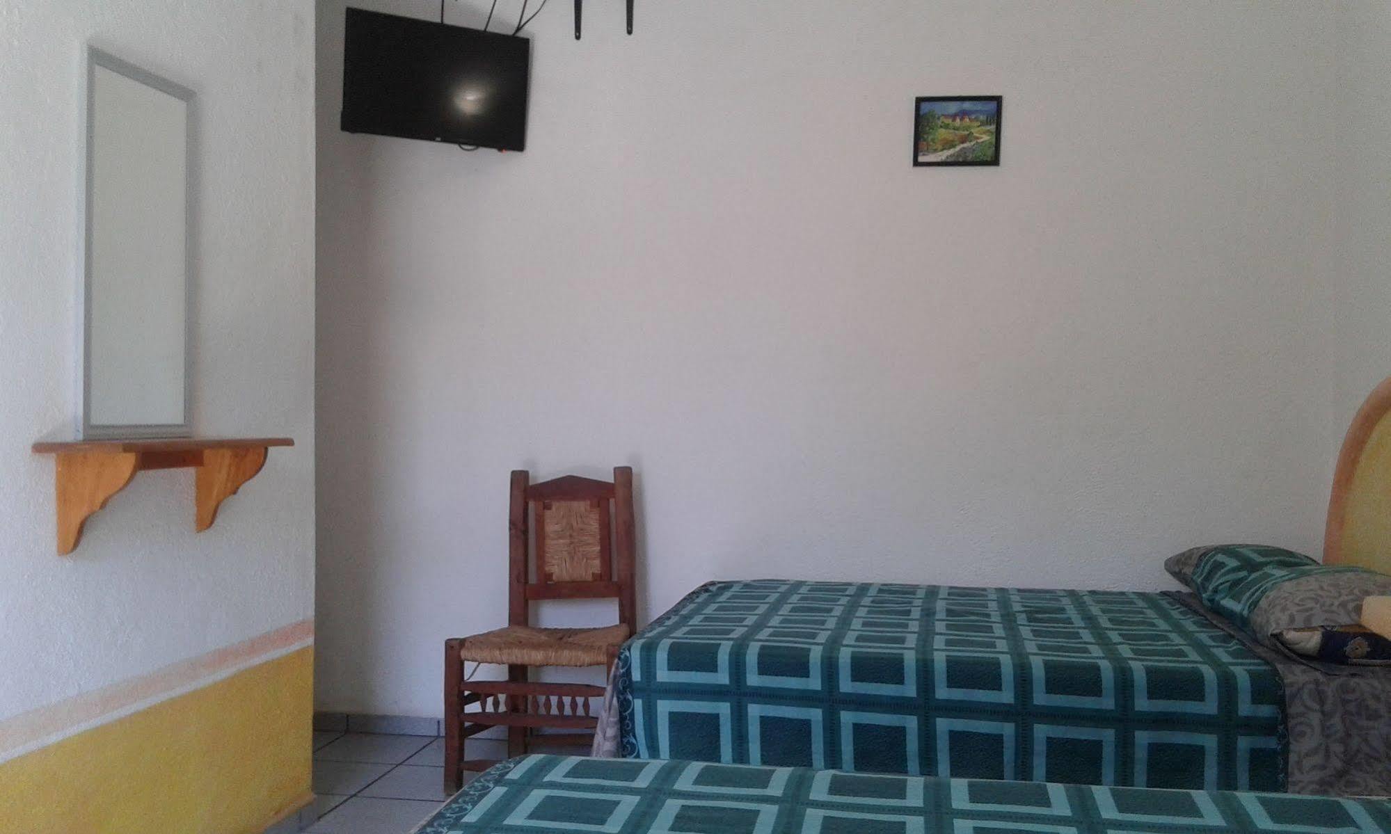 Hotel Sarabi Barra de Navidad Buitenkant foto
