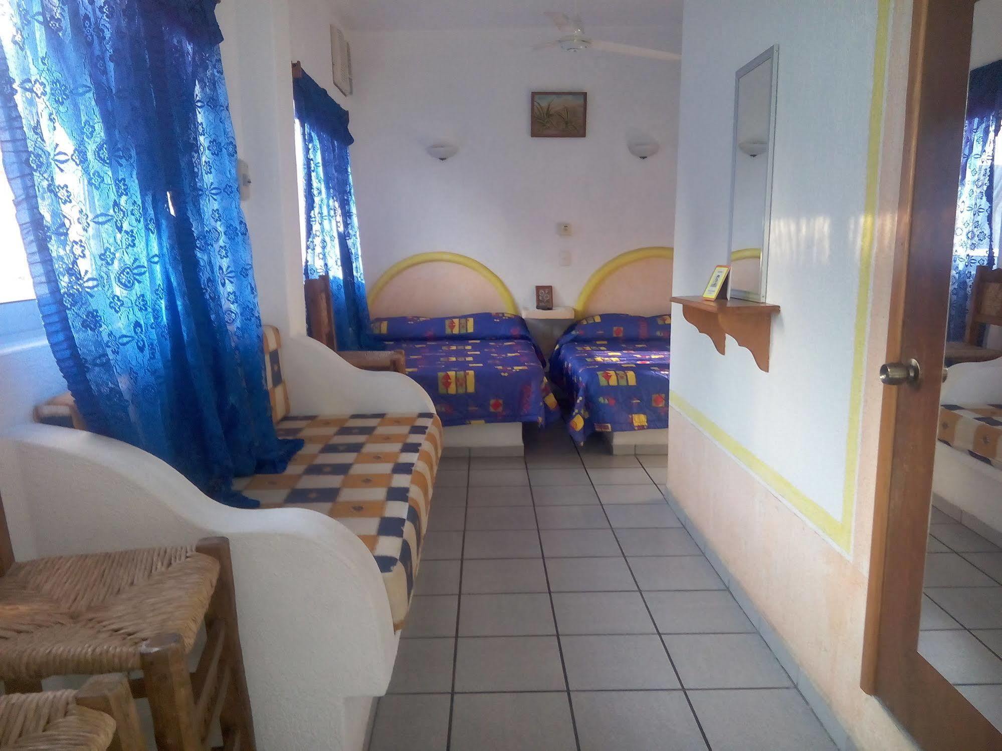 Hotel Sarabi Barra de Navidad Buitenkant foto
