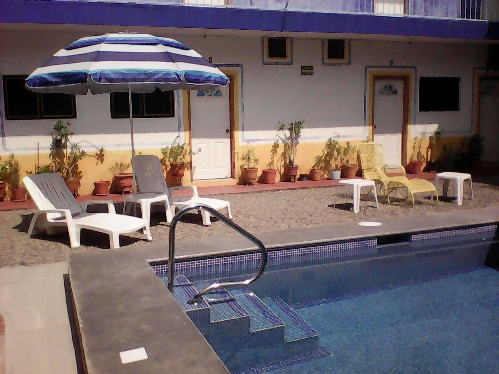 Hotel Sarabi Barra de Navidad Buitenkant foto