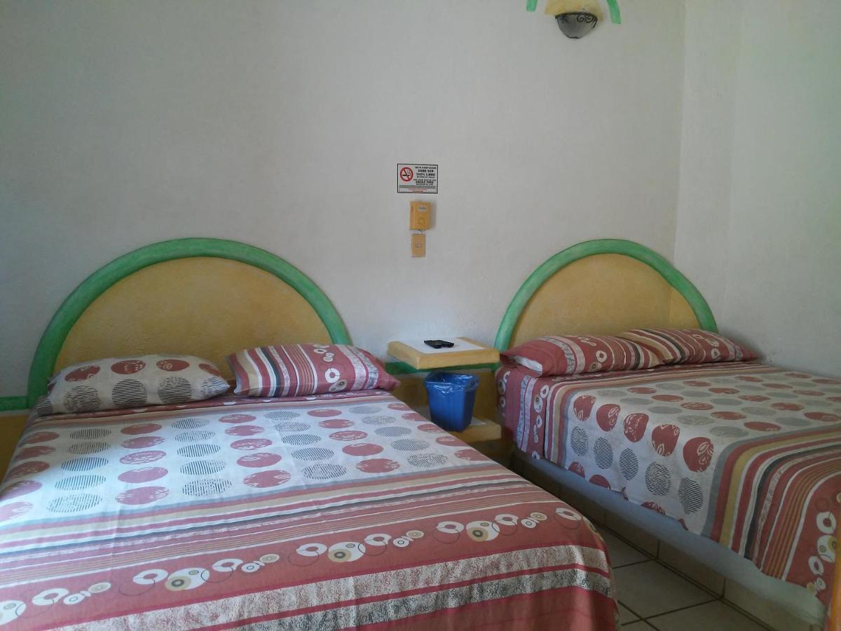 Hotel Sarabi Barra de Navidad Buitenkant foto