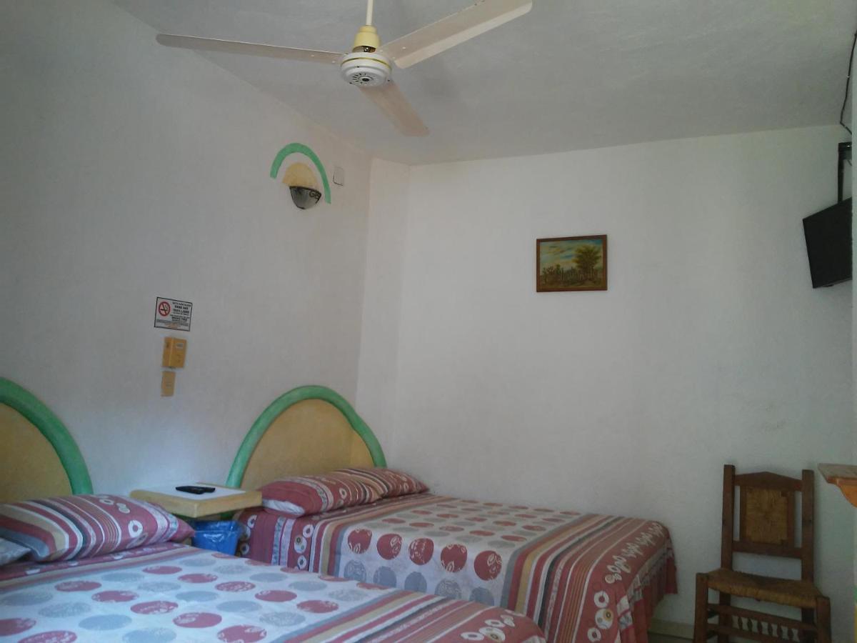 Hotel Sarabi Barra de Navidad Buitenkant foto