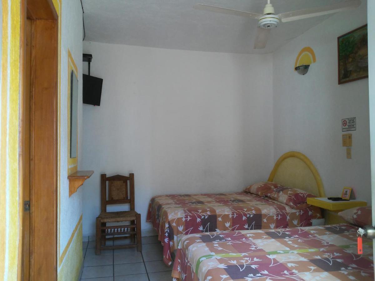 Hotel Sarabi Barra de Navidad Buitenkant foto